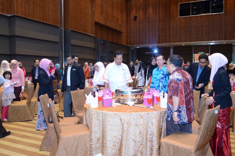 Hi tea alumni  14  074